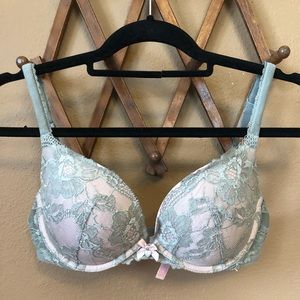 Victoria’s Secret Plunge Push-up Lace Bra